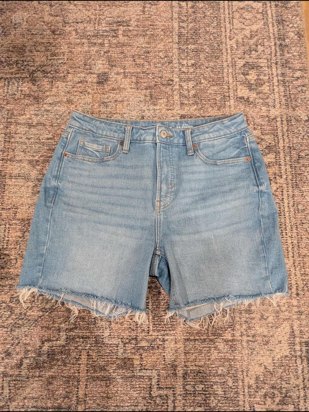 Old Navy OG Straight Light Wash Denim Frayed Hem Women's Shorts